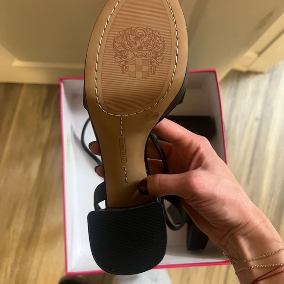 NWT - Vince Camuto Pendry Platform Sandal (Women's Size 9.5) - Picture 7 of 7